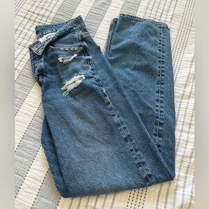 American Eagle Baggy Mom Jeans Womens Size 4
Button Fly